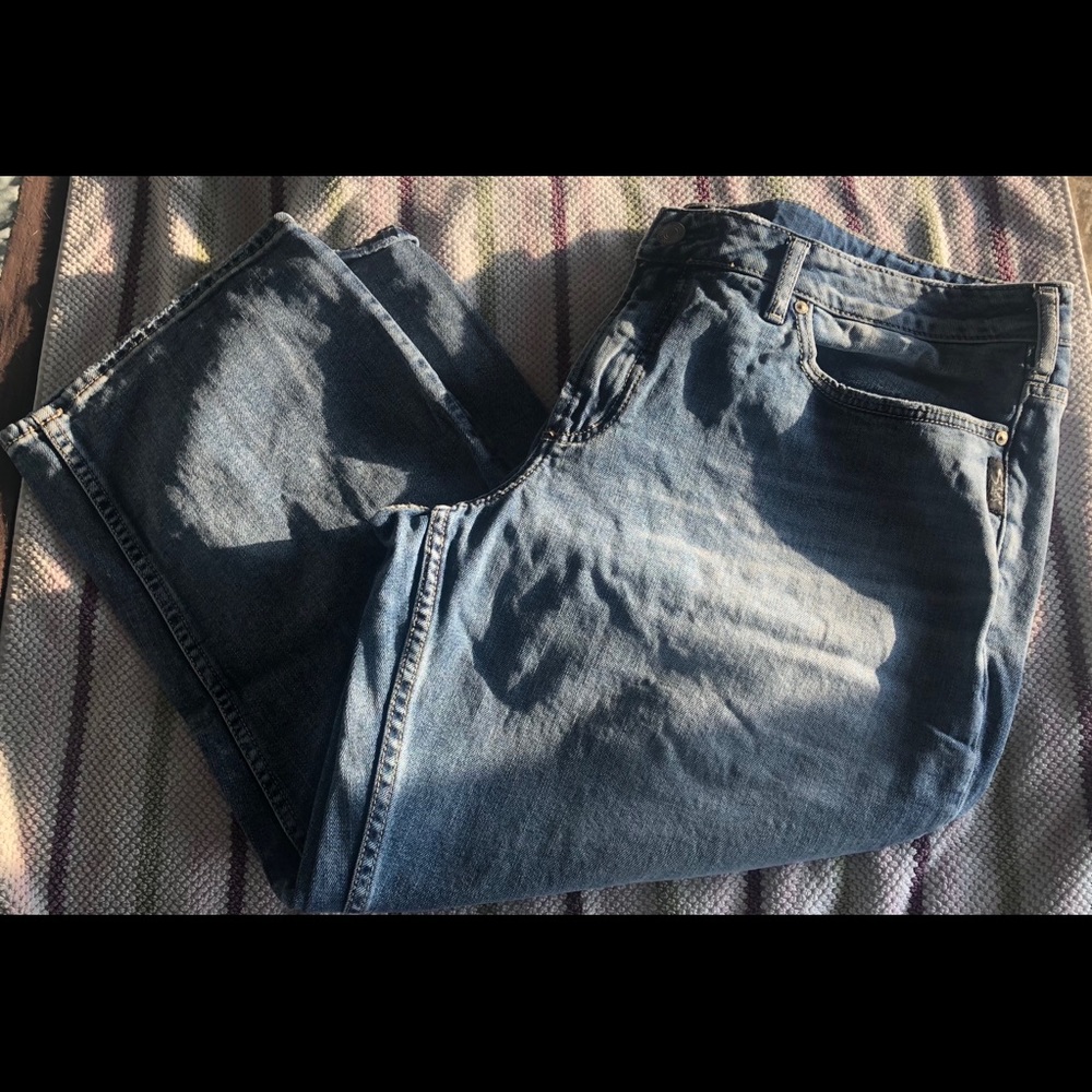 Silver Jeans Suki Capri Jeans